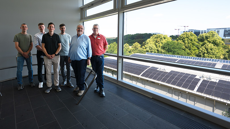 Photovoltaikanlage_Gruppenbild.jpg